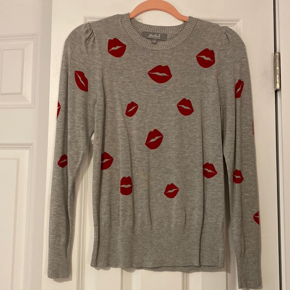 Kiss 💋 Red Lips Grey Sweater - Small